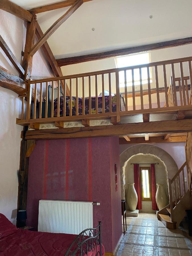 Le Domaine De Tizo Hotell Saint-Victor-de-Morestel Eksteriør bilde