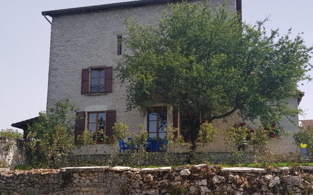 Le Domaine De Tizo Hotell Saint-Victor-de-Morestel Eksteriør bilde