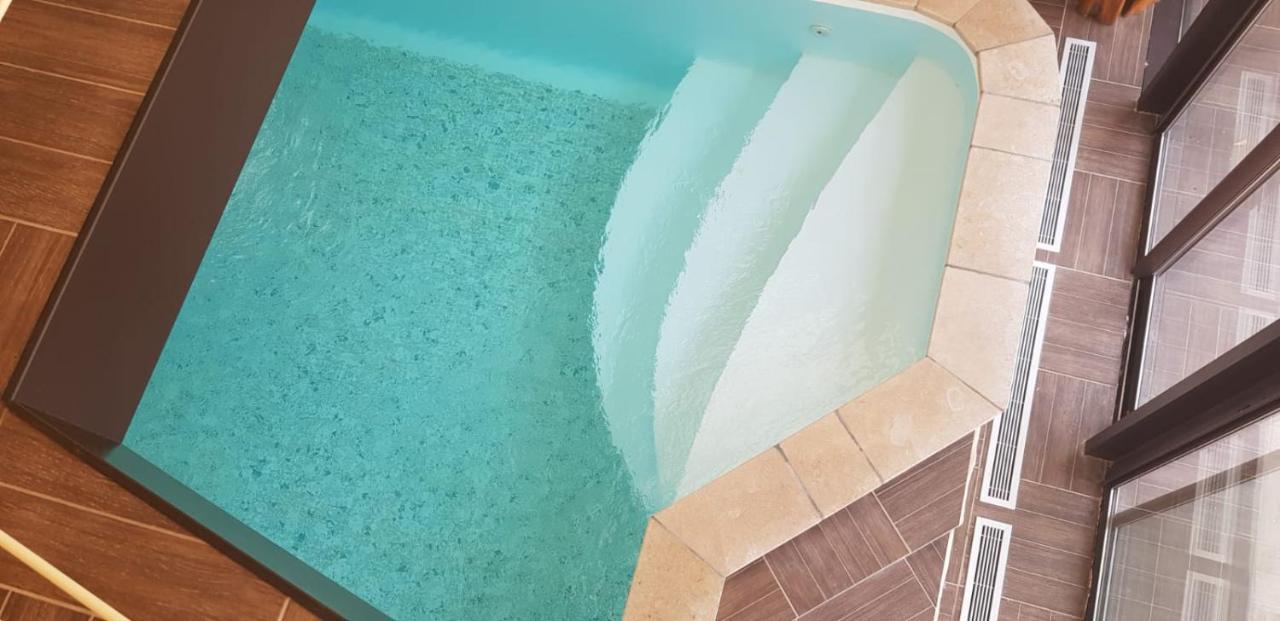 Le Domaine De Tizo Hotell Saint-Victor-de-Morestel Eksteriør bilde